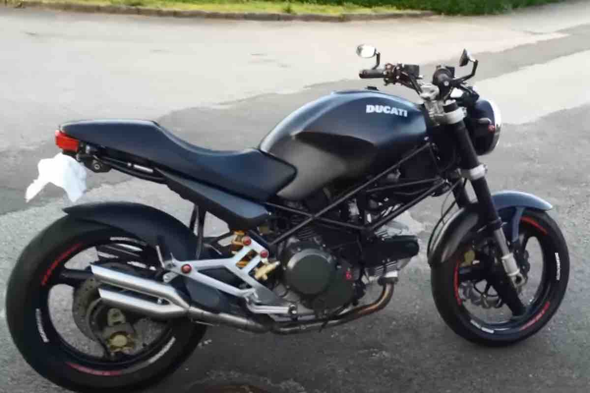 Ducati Monster Dark a 3mila euro