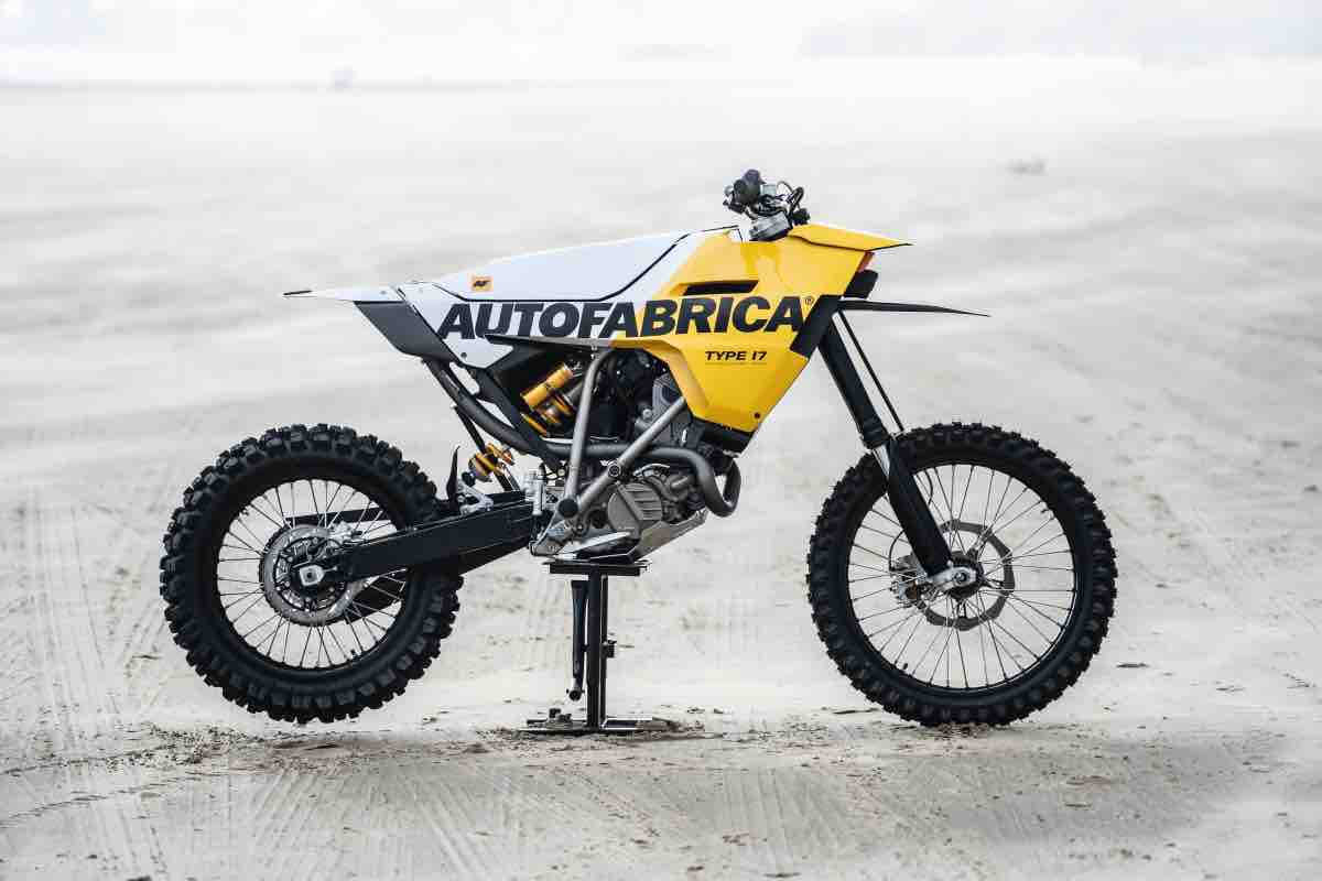 Auto Fabrica Type 17 moto futuristica