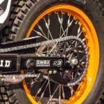 Come pulire e lubrificare la catena della moto