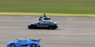 Gara tra Suzuki Hayabusa Tesla e Koenigsegg