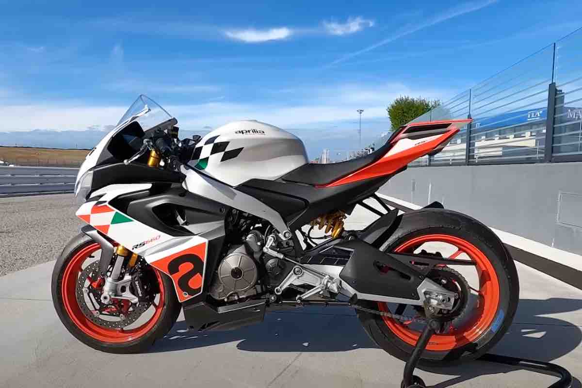 Aprilia 660 Extrema RS