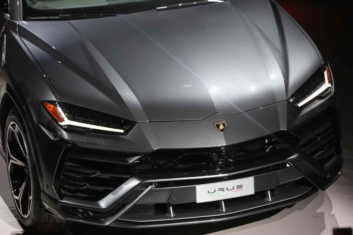 Il frontale della Lamborghini Urus
