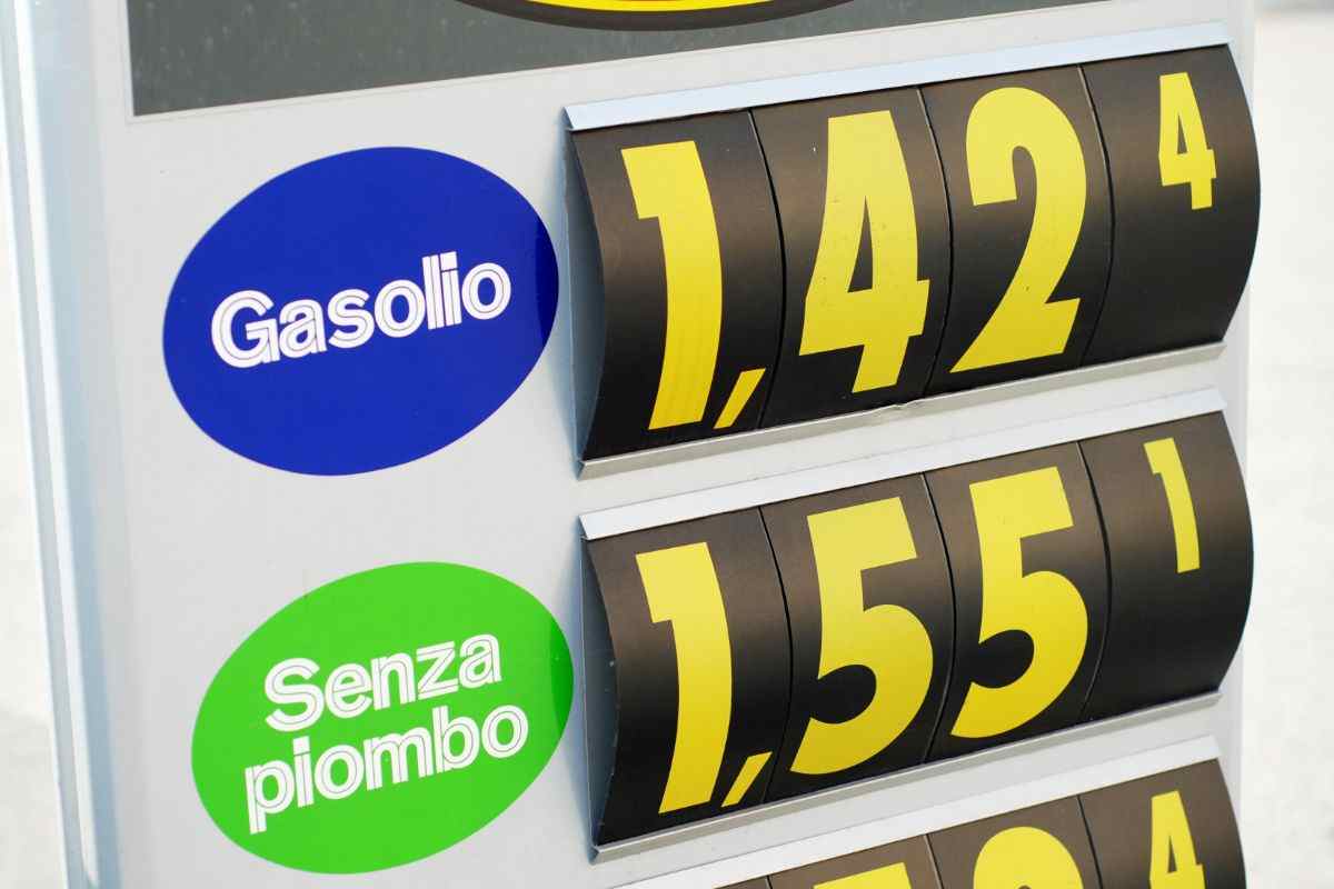 benzina prezzo aumenti autostrada