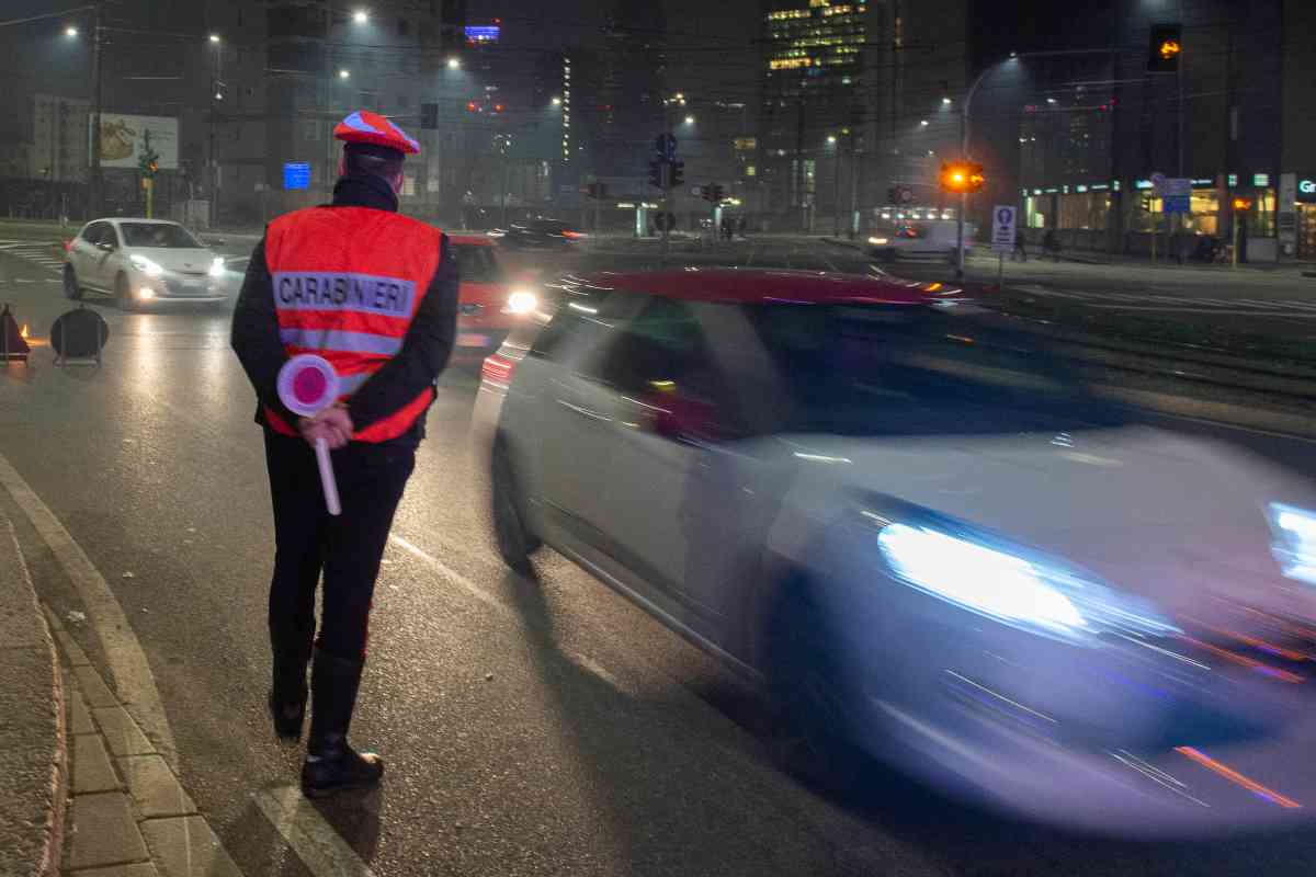 Due motociclisti provano a scappare dalla Polizia