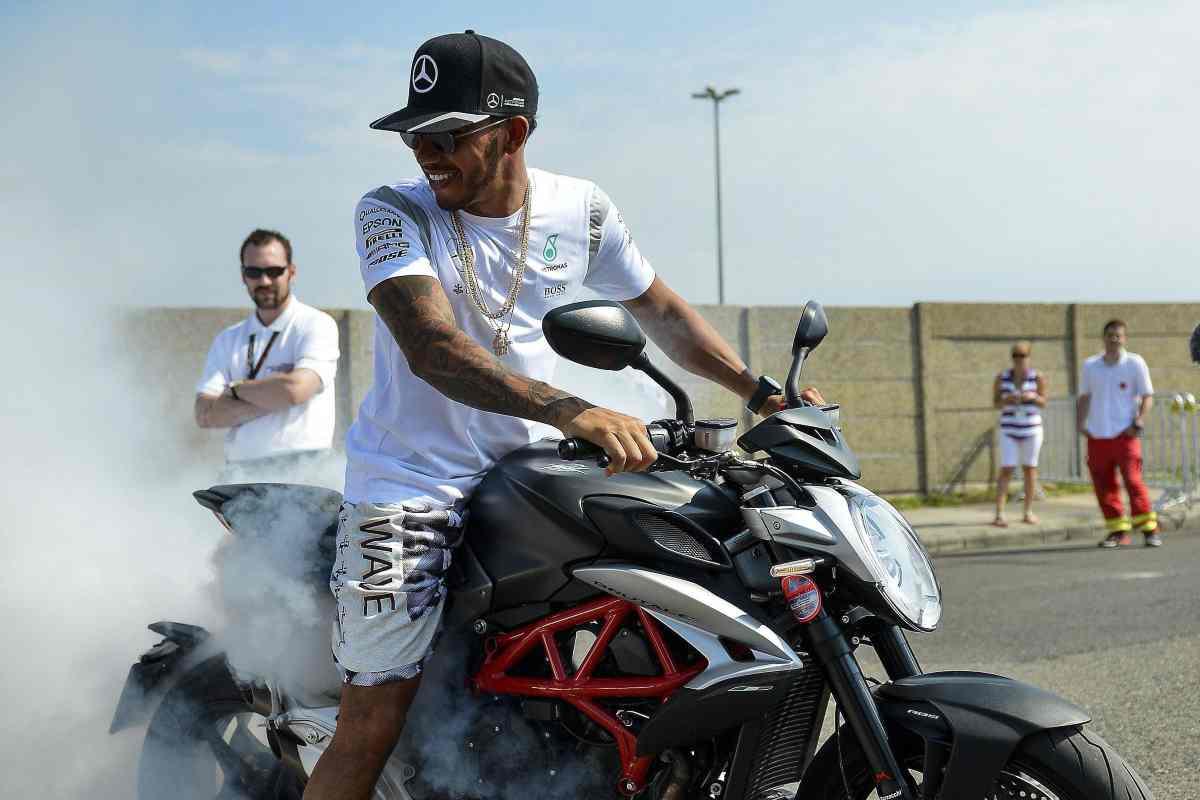 Moto Lewis Hamilton