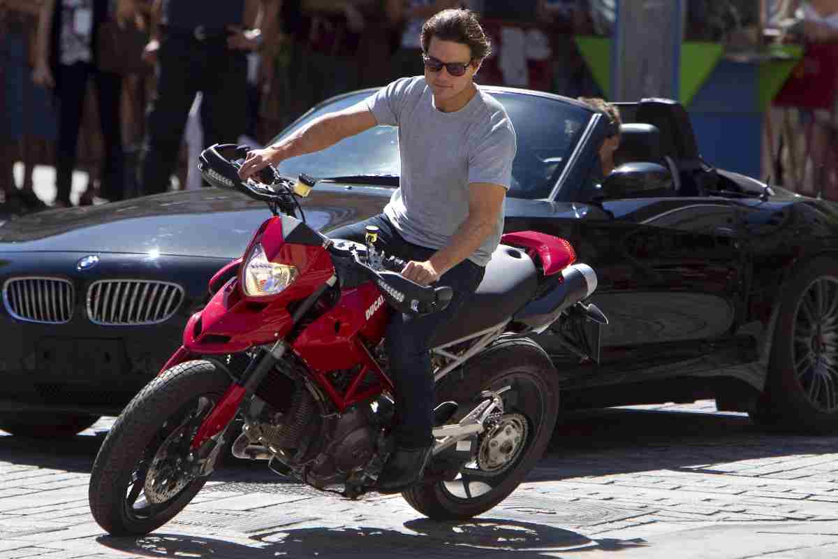 Tom Cruise non indossa mai il casco