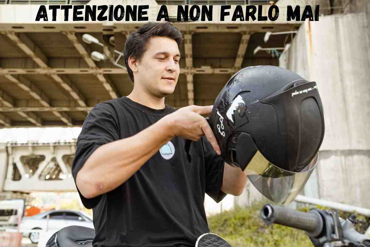 Casco moto, manutenzione 