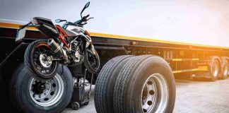 Incredibile moto con ruote da camion