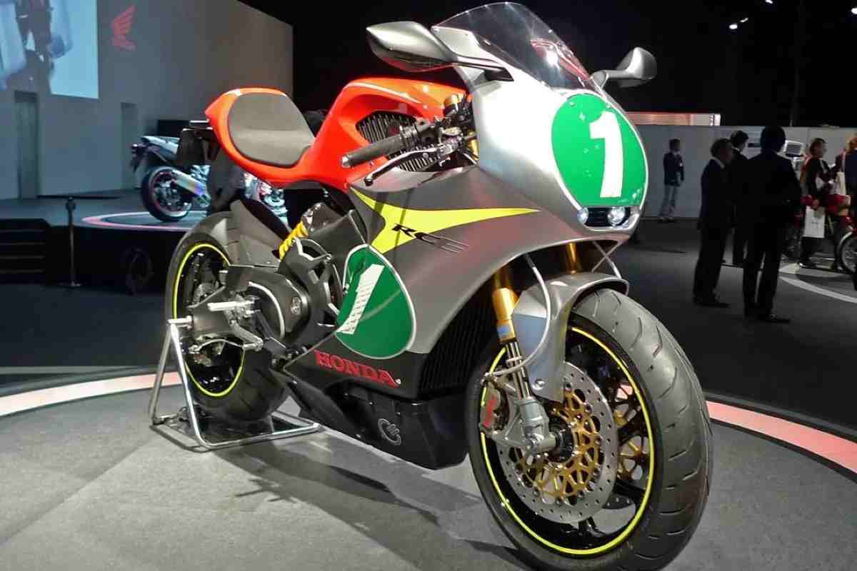 Ritorna la moto elettrica Honda RC-E