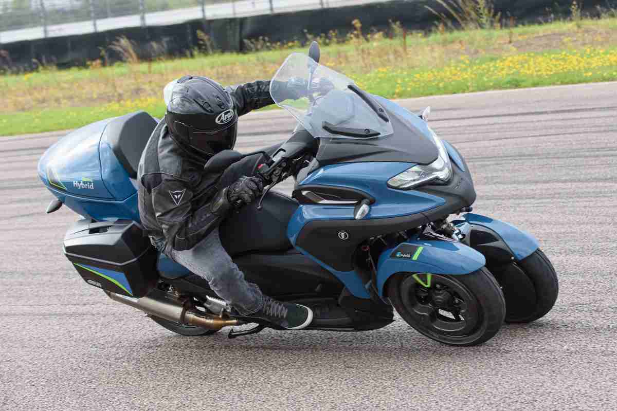 WMC Hybrid scooter caratteristiche