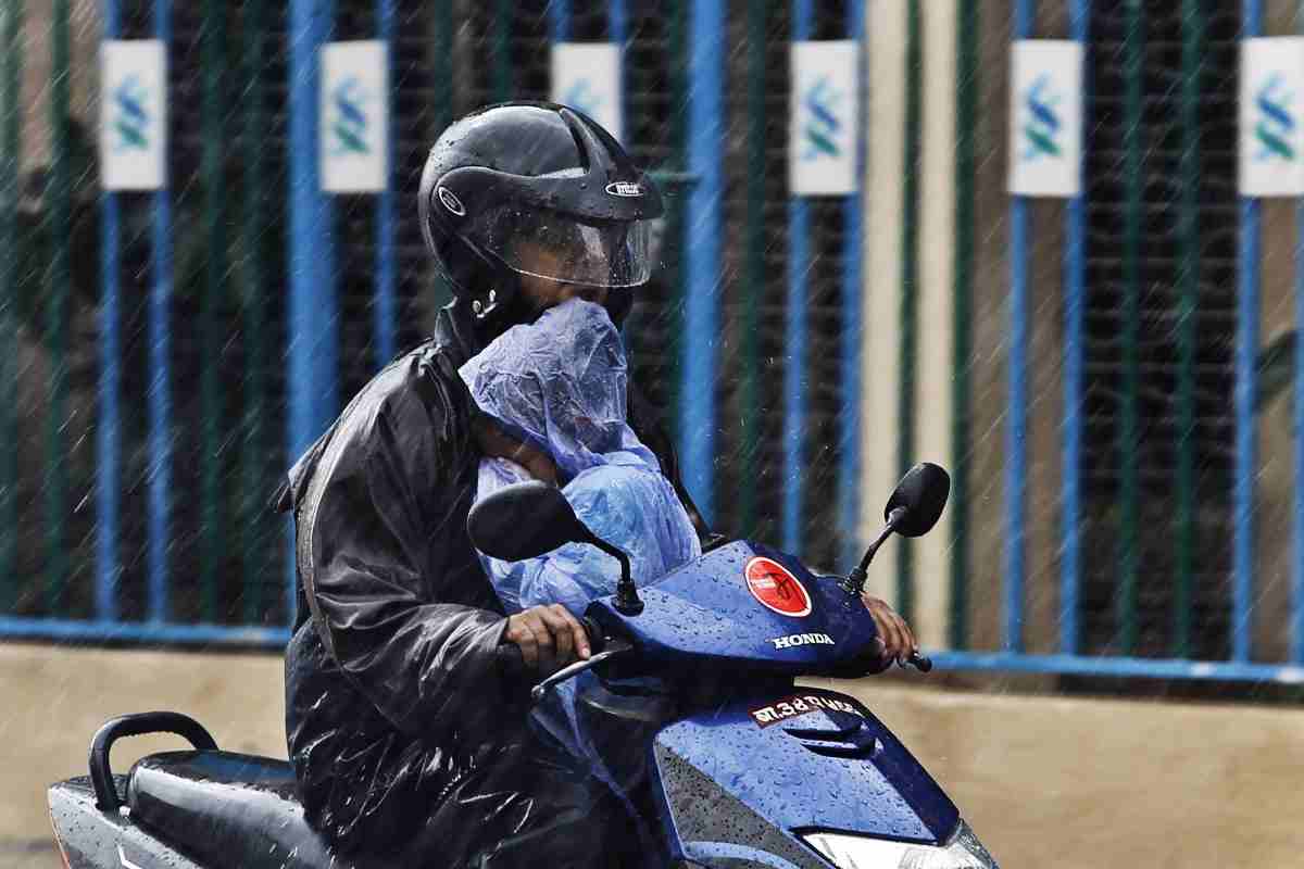 Cosa avere con sé quando piove in Scooter