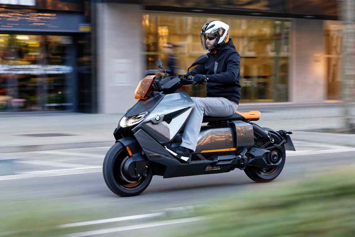 Keeway Hypevolt, l'e-scooter low cost che sembra il BMW CE 04