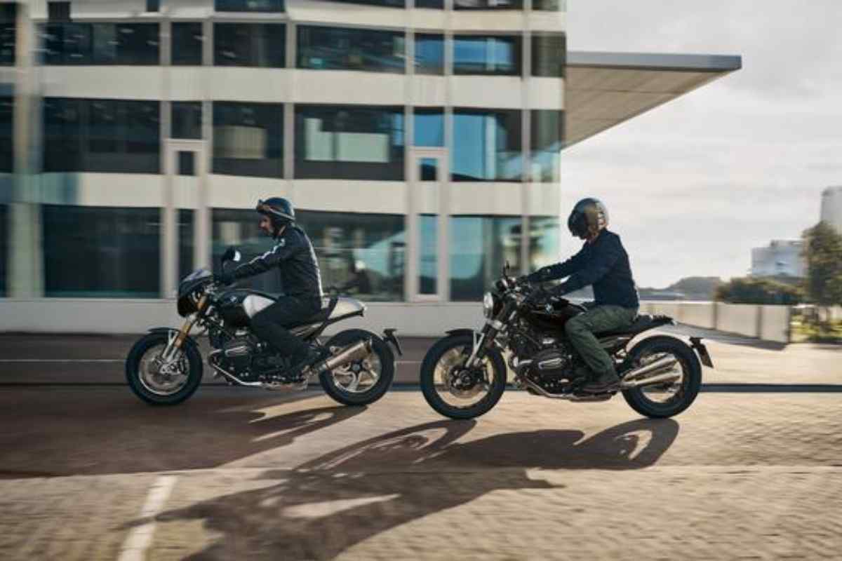 Un mito rivisto e corretto con la BMW R12 strada: colori e prezzi in Italia