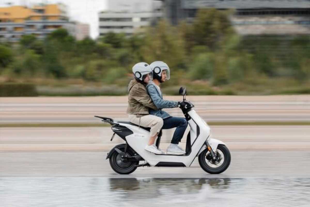 Honda EM1, primo scooter elettrico dei giapponesi: come funziona