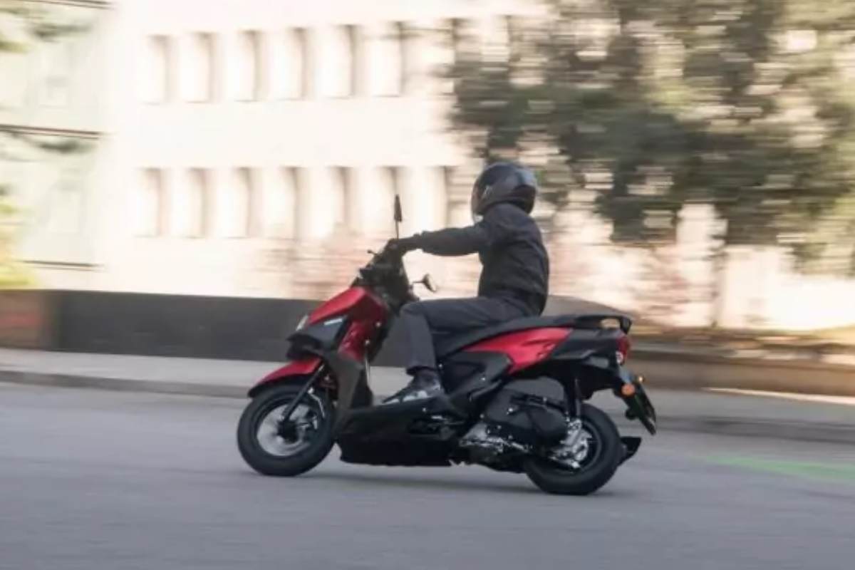 Yamaha RayZR, la mobiliità urbana cambia: non l'avevamo mai visto