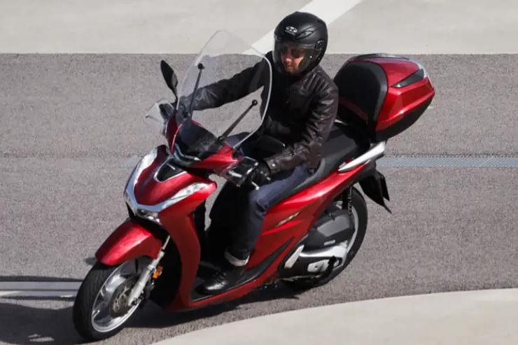 Problemi furti Italia Roma Prati moto scooter Honda 125