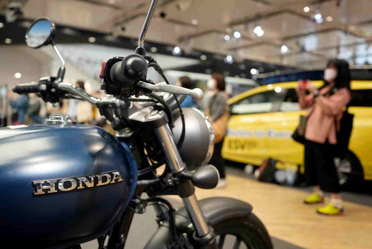 Arriva la H'ness CB 350 DLX, moto nostalgica dal Giappone