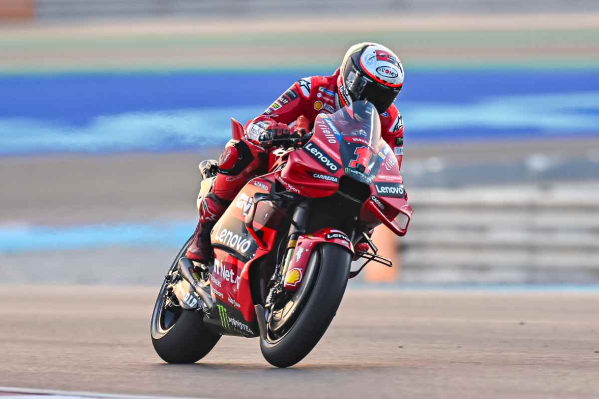 Ducati 2024 motocross foto spia Honda