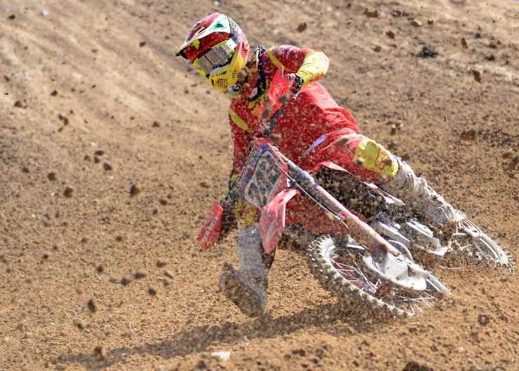 Ducati 2024 motocross foto spia Honda