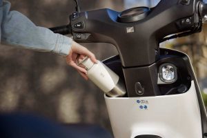 La Honda lancia un nuovo scooter elettrico
