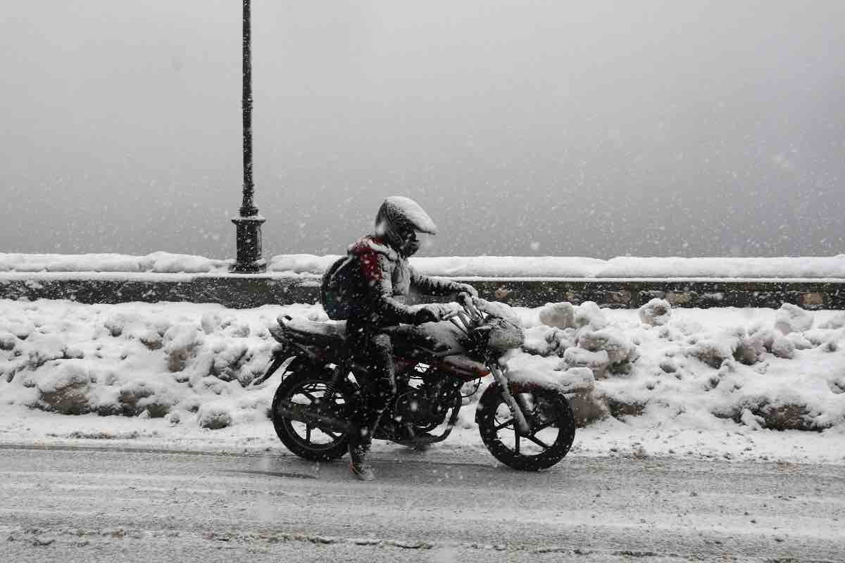 Guanti innovativi per andare in moto in inverno