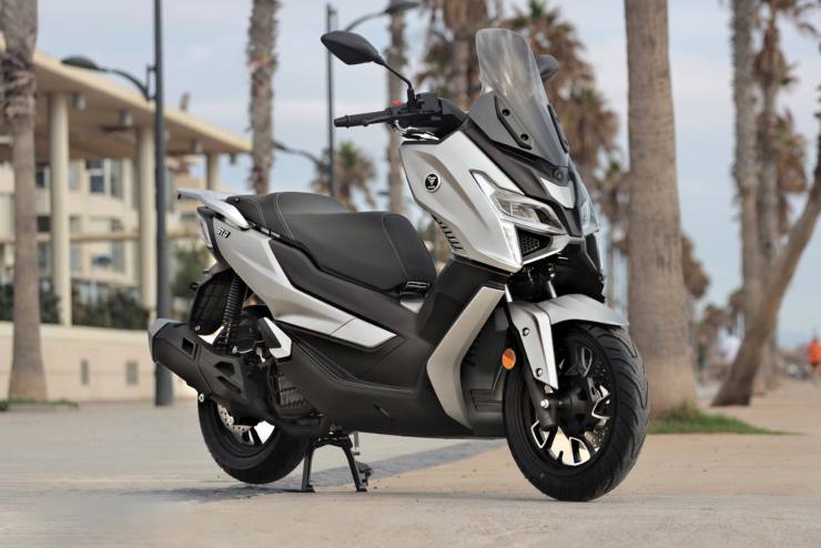 Voge Sfida SR1 125 scooter