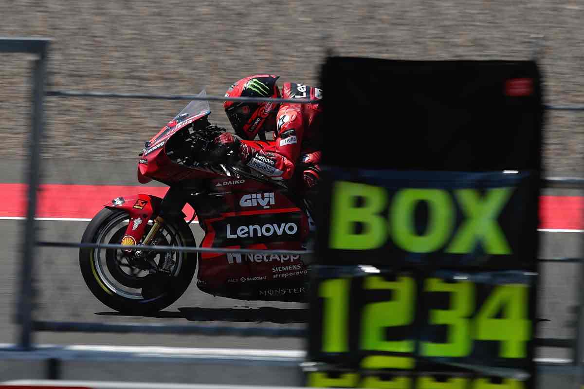 Stipendio meccanici motogp