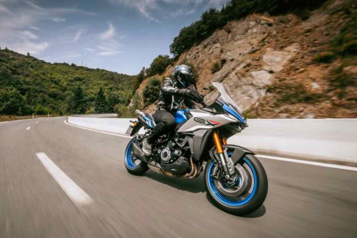 Suzuki, lanciato un nuovo modello della GSX-S1000GX