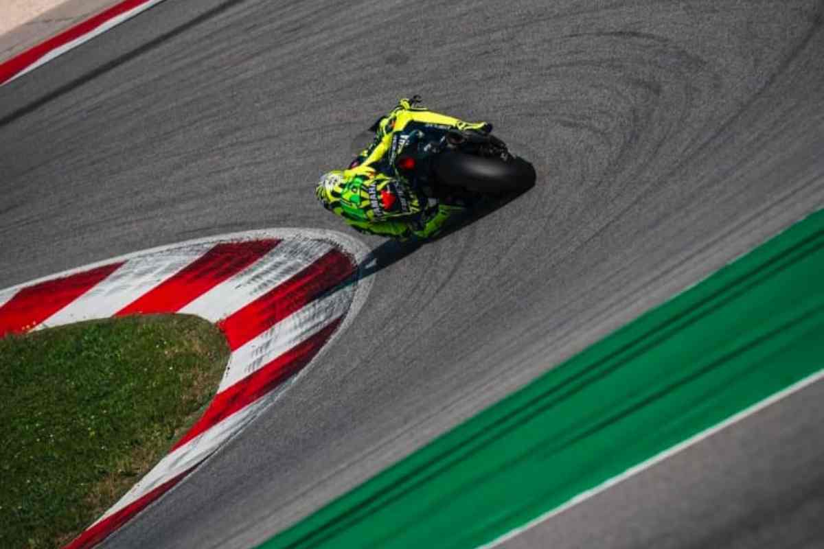 valentino rossi torna in pista moto