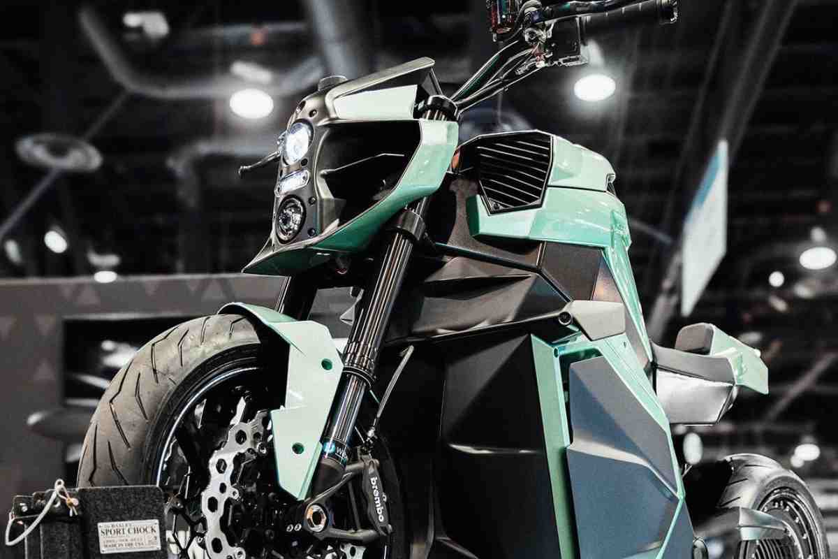 CES, l'azienda è di parola: ecco la moto