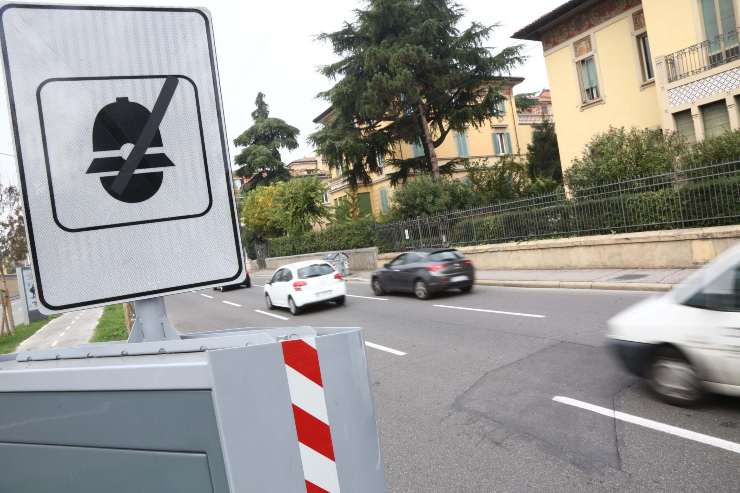 Allarme in Italia, l'ufficialità spaventa tutti: batosta per auto e moto