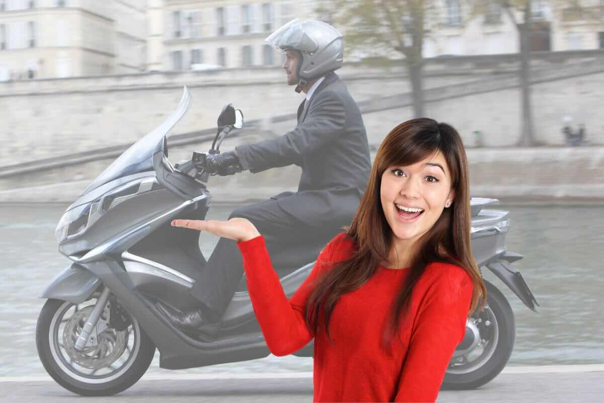 nuovo scooter simile ad una moto