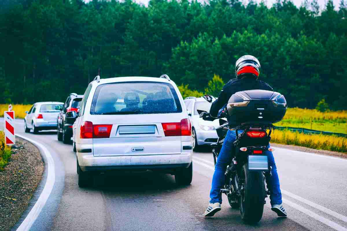 Auto e moto, la norma che fa infuriare tutti