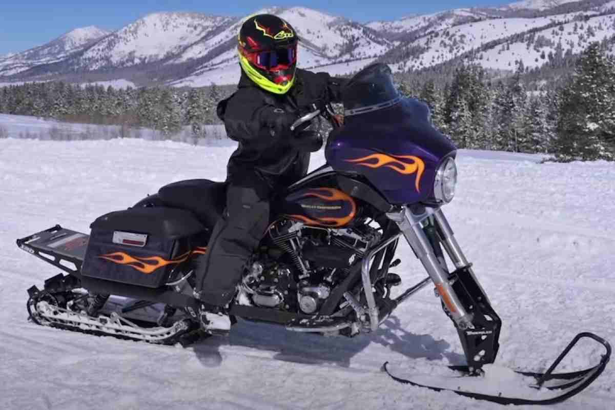 Una Harley Davidson come moto da neve
