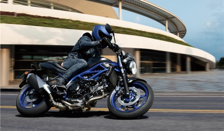 5 moto classiche migliori 2024 Harley Davidson Triumph Kawasaki Suzuki Husqvarna