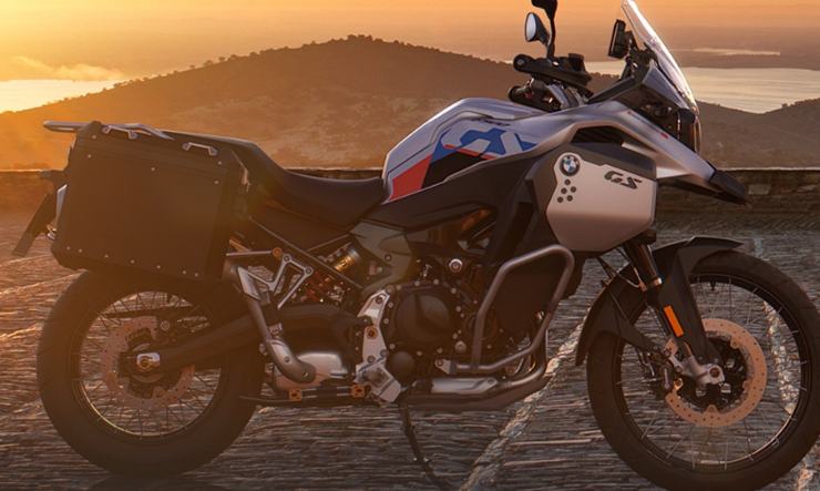 BMW F 900 GS Adventure cambia tutto