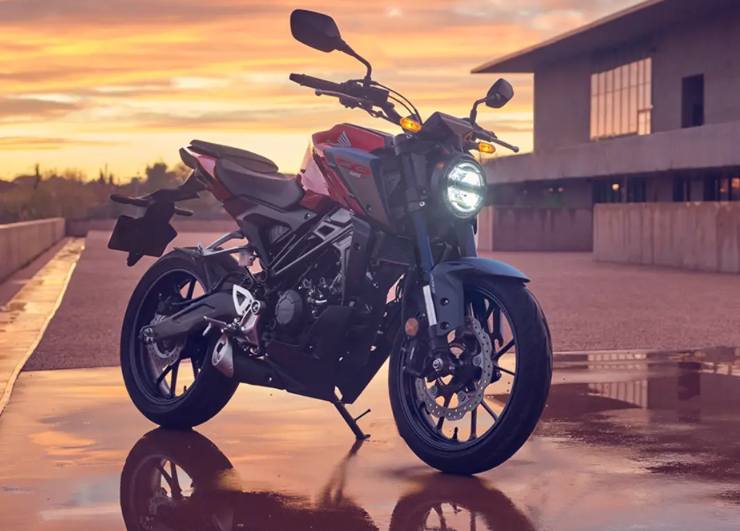 Honda CB125R novità 2024 cambiamento moto scooter prezzo giovani