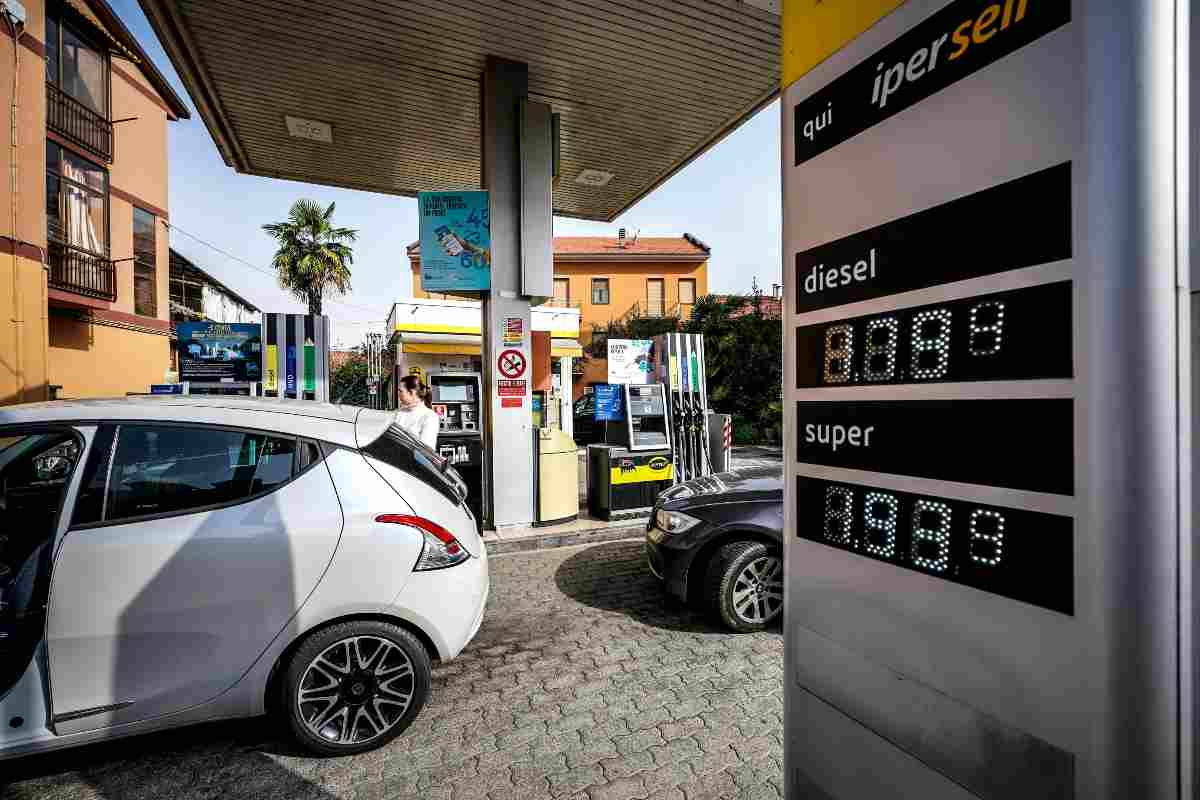 Prezzo Benzina costo metà Aprile