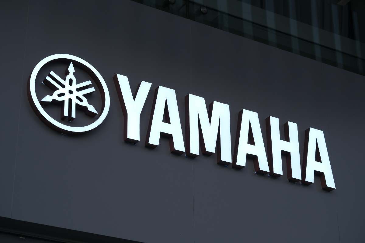 Yamaha ora mette paura alla Vespa Piaggio: il nuovo modello è un vero affronto e costa pochissimo