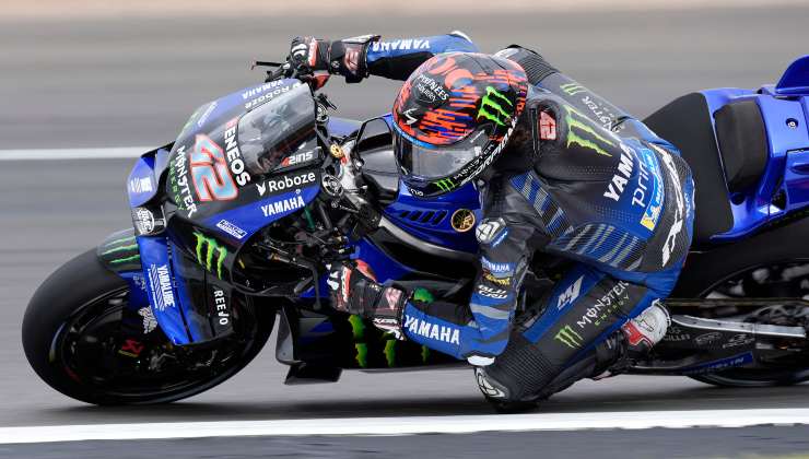 alex Rins in sella alla sua Yamaha