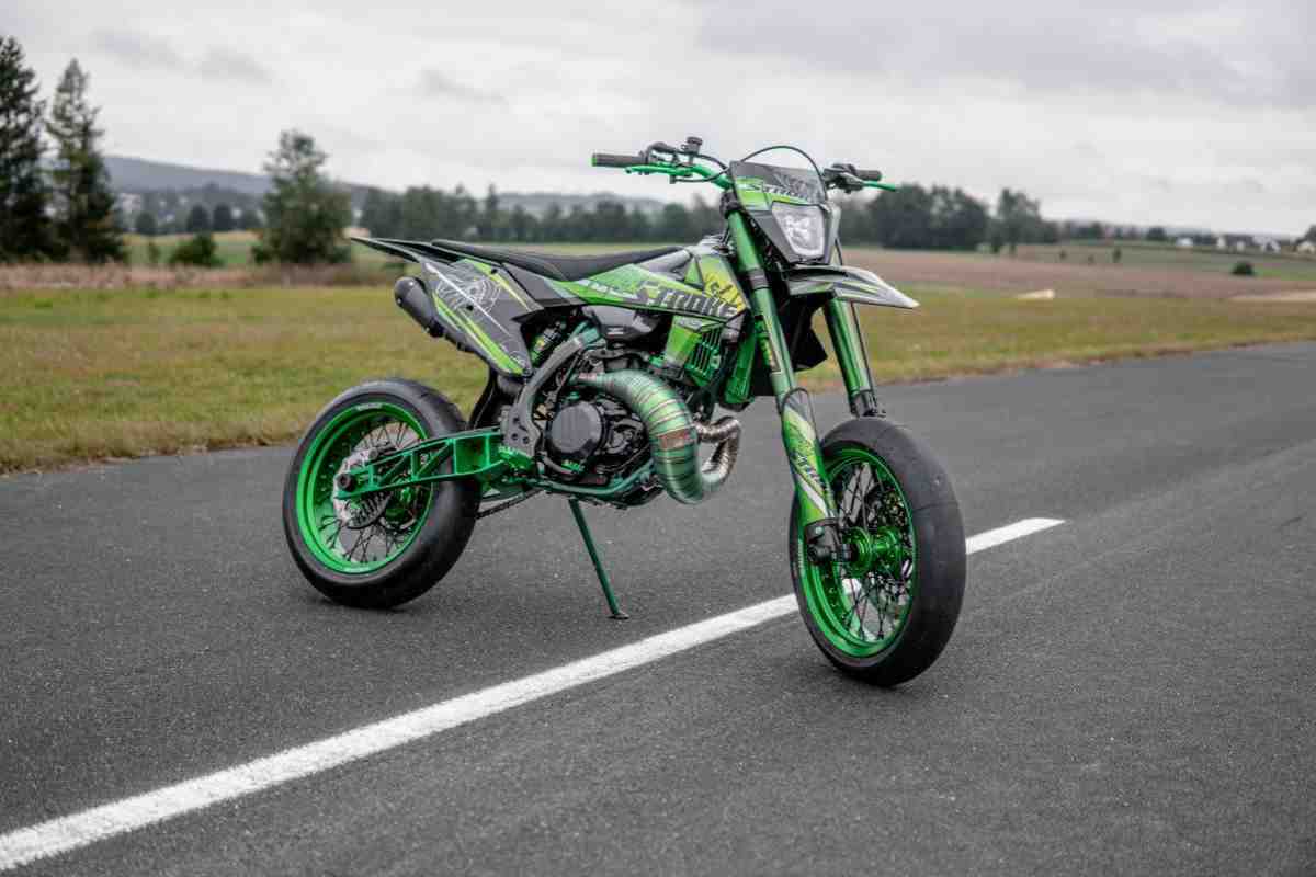 Moto assurde