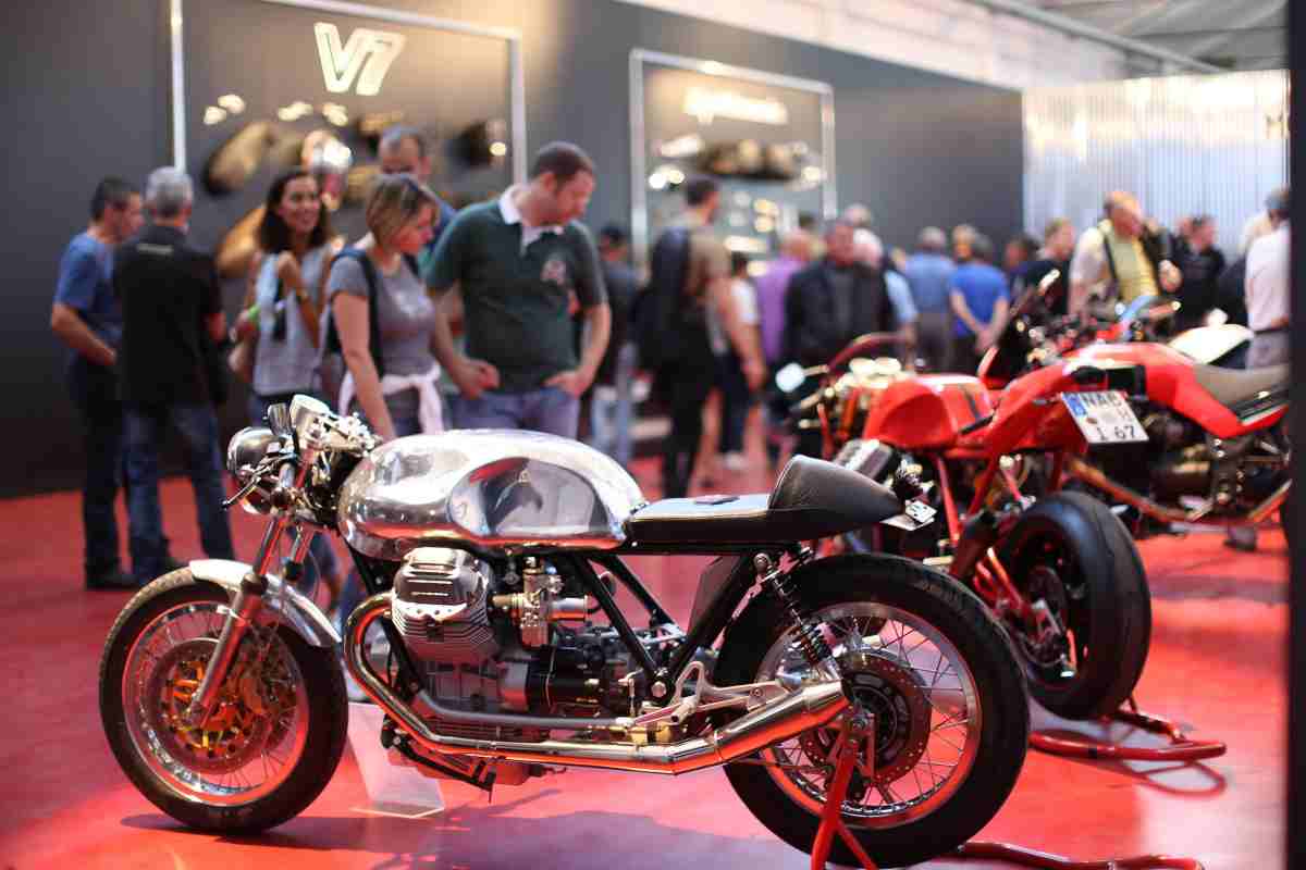 Un'esposizione di Moto Guzzi