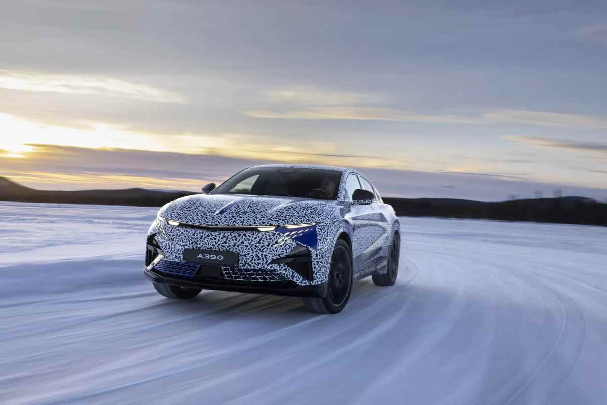 Alpine A390