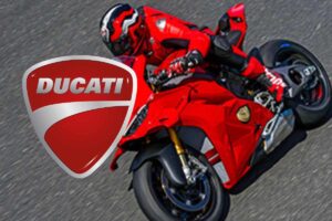 Ducati Panigale V4 novità moto sconto
