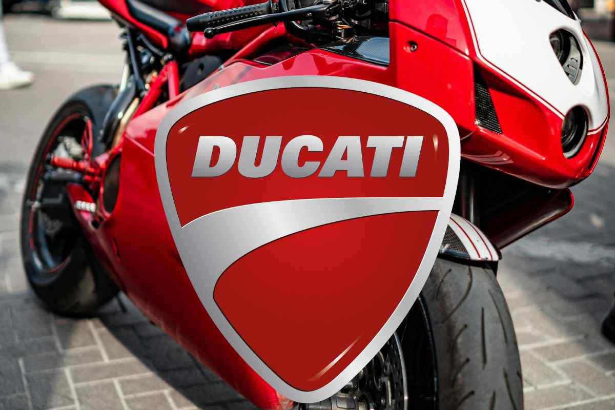 Ducati Panigale V4 R novità moto