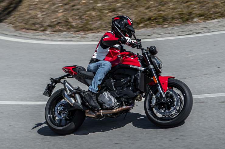 Ducati Monster nuovo motore bicilindrico 890