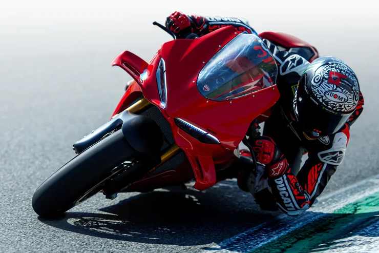 Ducati Panigale V4 novità moto sconto