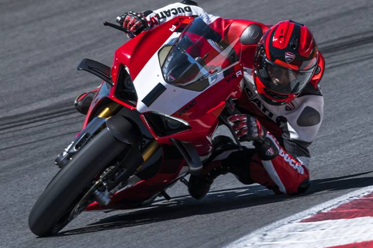 Ducati Panigale V4 R novità moto