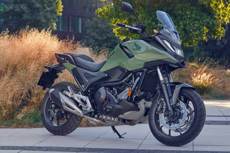 Honda NC750X Suzuki Benelli TRK crossover costi