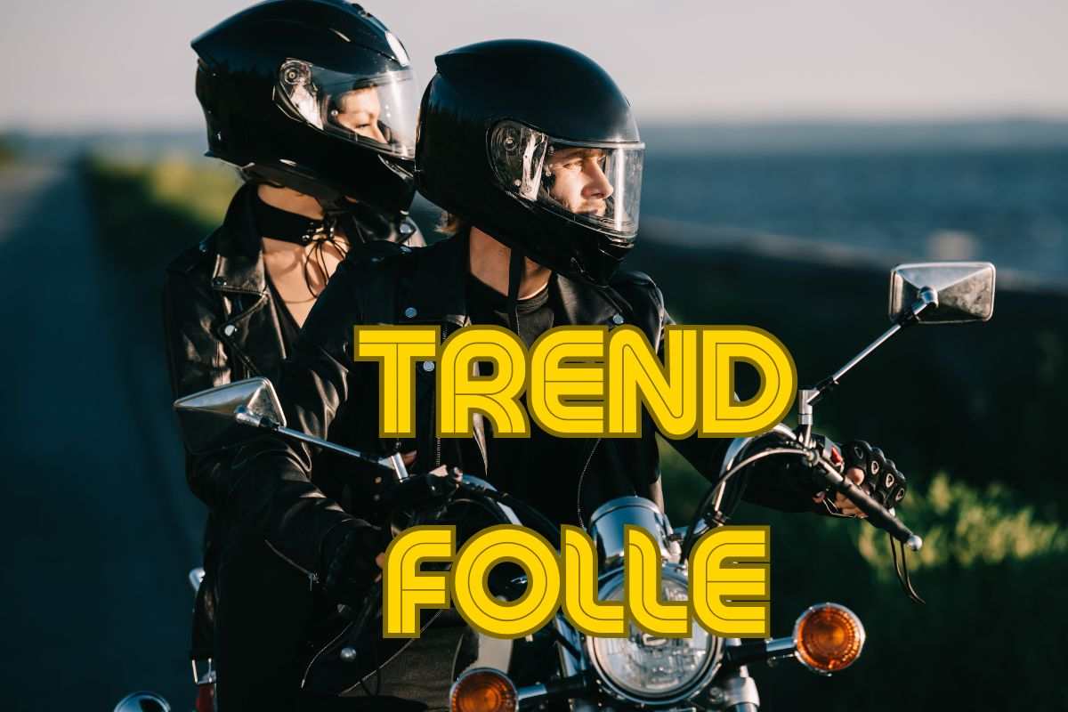 Moto impennata infradito incredibile